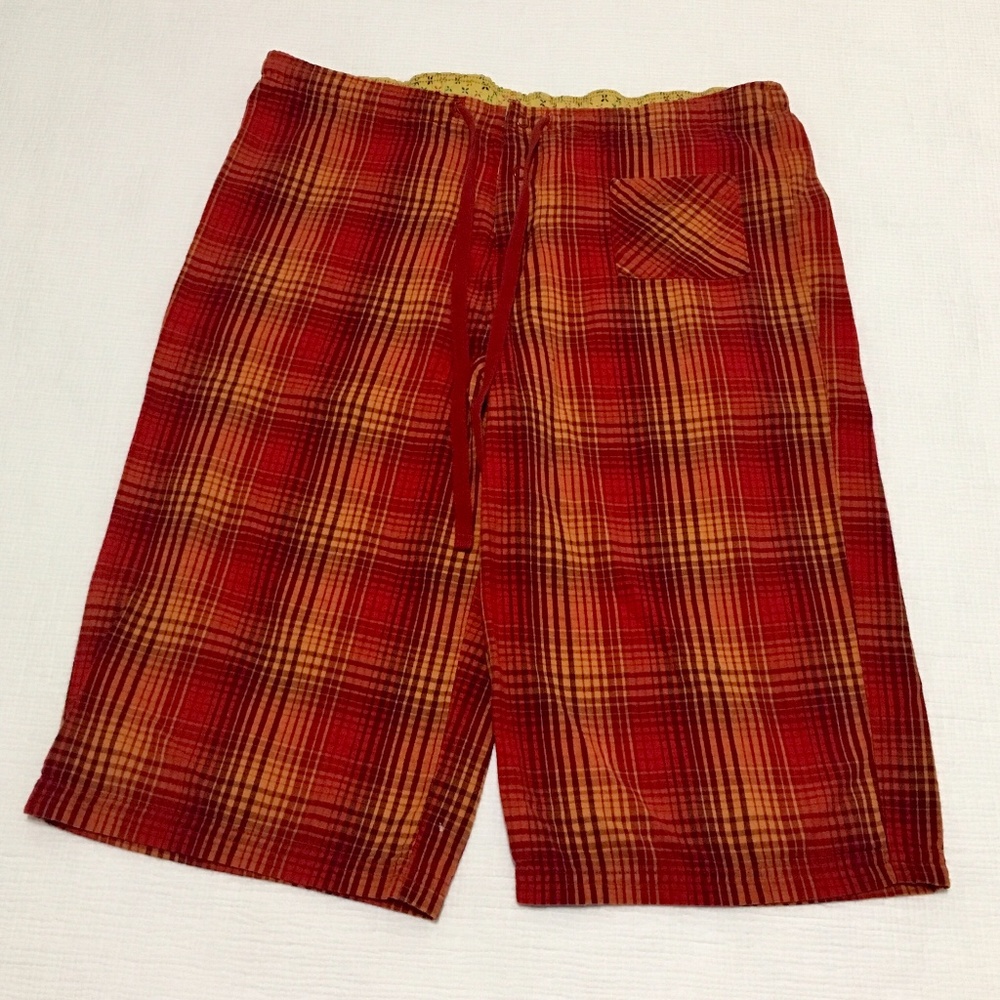 🌻 No boundaries Women Shorts/ Bermudas/ Red